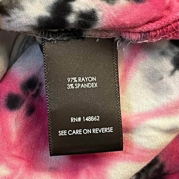 TORRID Soft-Stretch Challis Top, Size 2 - Picture 6 of 8